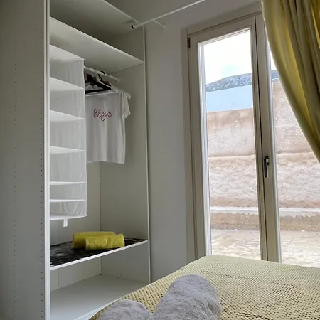 Theros - 1 * Parikia (Paros)